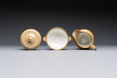 A 24-piece English Spode mocha-ground and gilt coffee and tea service, 19th C.