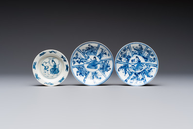 23 Chinese blue and white saucers with figural design, Yongzheng/Kangxi
