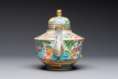 A Chinese Canton famille rose 20-piece tea service with figural design, 19th C.