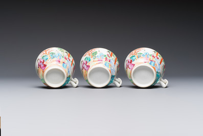 A Chinese Canton famille rose 20-piece tea service with figural design, 19th C.