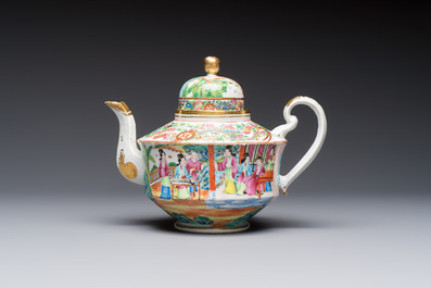 A Chinese Canton famille rose 20-piece tea service with figural design, 19th C.