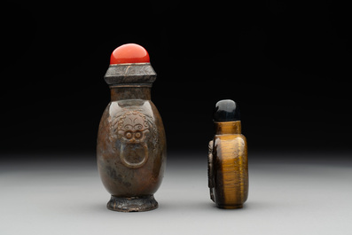 Six various Chinese carved hardstone snuff bottles, 19/20th C.