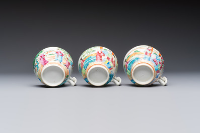 A Chinese Canton famille rose 20-piece tea service with figural design, 19th C.