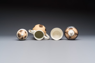 An 8-piece French Creil mochaware coffee service, marked, 19th C.