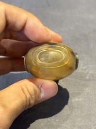 Six various Chinese agate, jade and glass snuff bottles, 19/20th C.