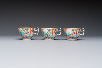 A Chinese Canton famille rose 20-piece tea service with figural design, 19th C.