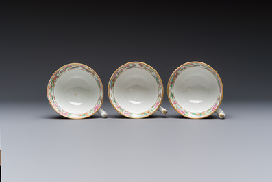 A Chinese Canton famille rose 20-piece tea service with figural design, 19th C.