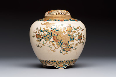 A Japanese Satsuma 'Shishi' koro, Kagayama 加賀山 mark, Meiji, 19th C.