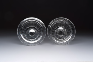 A pair of cut crystal footed bowls, 19th C.
