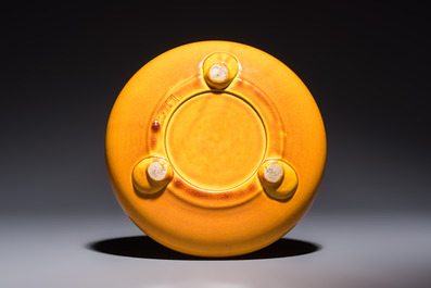 A Japanese Awaji orange-glazed brush washer, marked, and a blue-glazed vase, 19/20th C.