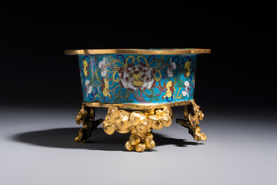 A Chinese cloisonn&eacute; quatrefoil jardini&egrave;re with later European-mounted feet, 18/19th C.
