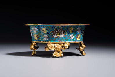 A Chinese cloisonn&eacute; quatrefoil jardini&egrave;re with later European-mounted feet, 18/19th C.