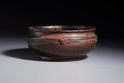 A rare Chinese inscribed archaic bronze food vessel, 'Gui 簋', Shang