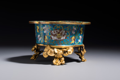 A Chinese cloisonn&eacute; quatrefoil jardini&egrave;re with later European-mounted feet, 18/19th C.