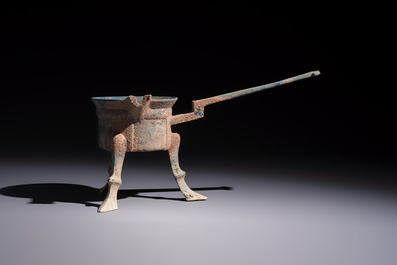 A Chinese archaic bronze food warming vessel, 'Jiao Dou 鐎斗', Han
