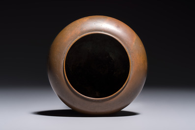 A Chinese bronze Bo-shaped censer, Xuande mark, 17/18th C.