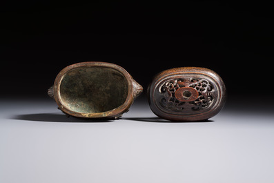 Two Chinese bronze censers, one with a wooden cover,  Ti An 惕庵 mark, 19th C.
