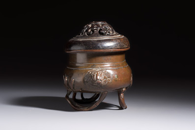 Two Chinese bronze censers, one with a wooden cover,  Ti An 惕庵 mark, 19th C.