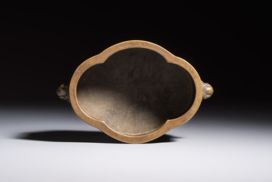 Two Chinese bronze censers, one with a wooden cover,  Ti An 惕庵 mark, 19th C.