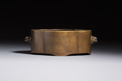 Two Chinese bronze censers, one with a wooden cover,  Ti An 惕庵 mark, 19th C.