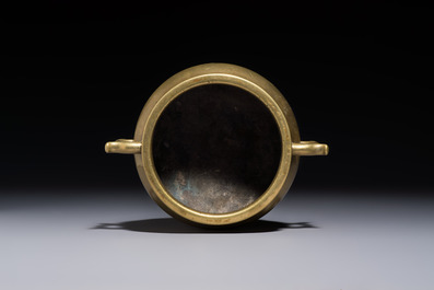 A Chinese bronze handled censer and stand, 17/18th C.