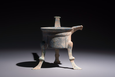 A Chinese archaic bronze food warming vessel, 'Jiao Dou 鐎斗', Han