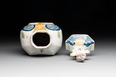 A polychrome Dutch Delft five-piece garniture with the portrait of William I of The Netherlands, early 19th C.