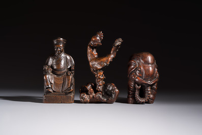 A group of 11 Chinese carved bamboo and wooden works, 19/20th C.