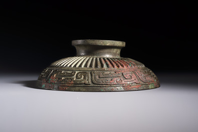 A large Chinese inscribed archaic bronze cover of a 'Gui 簋' vessel, Western Zhou