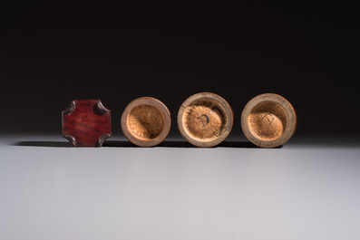A group of 11 Chinese carved bamboo and wooden works, 19/20th C.