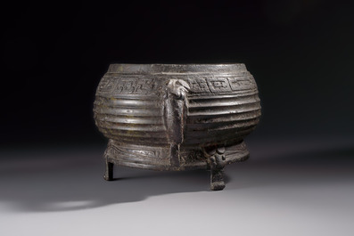 A Chinese archaic ritual tripod food vessel with Taotie design, 'Gui 簋', Western Zhou