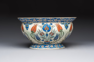 A fine Iznik-style footed bowl, Samson, Paris, 19th C.