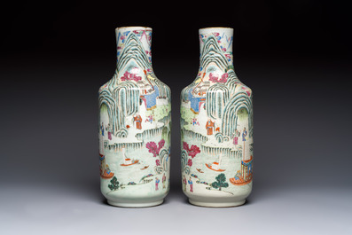A pair of fine Chinese famille rose 'Ode to the Red Cliff' vases, Hongwu mark, Daoguang
