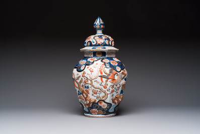 A French Imari-style 'Phoenixes' vase and cover with relief design, Samson, Paris, 19th C.