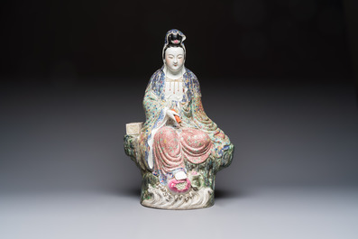 A large Chinese famille rose 'Guanyin' group, Ye Yundeng Zao 葉運燈造, 20th C.
