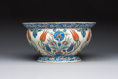 A fine Iznik-style footed bowl, Samson, Paris, 19th C.