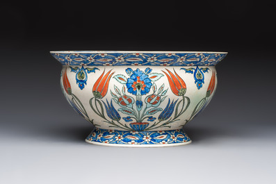 A fine Iznik-style footed bowl, Samson, Paris, 19th C.