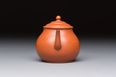 A Chinese Yixing stoneware teapot and cover, signed Hui Mengchen 惠孟臣, 20th C.