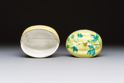 A rare Chinese green-enamelled yellow-ground 'Melon' tureen and cover, 18/19th C.