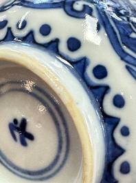 11 Chinese blue and white cups and 10 saucers, Kangxi and jade marks, 18/19th C.