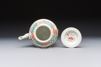 A Chinese famille rose wine pot and a pair of covered wine warming bowls with cups, Qianlong and Wang Fulong Zhi 汪福隆制 marks, 19/20th C.