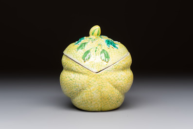 A rare Chinese green-enamelled yellow-ground 'Melon' tureen and cover, 18/19th C.