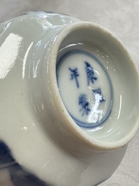 11 Chinese blue and white cups and 10 saucers, Kangxi and jade marks, 18/19th C.