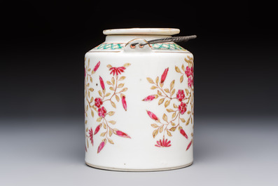 A Chinese famille rose wine pot and a pair of covered wine warming bowls with cups, Qianlong and Wang Fulong Zhi 汪福隆制 marks, 19/20th C.