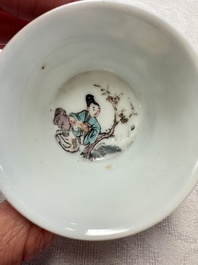 A fine Chinese famille rose gilt-decorated 'Elegant Beauty' cup and saucer, Yongzheng