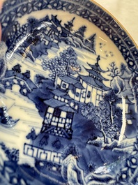 11 Chinese blue and white cups and 10 saucers, Kangxi and jade marks, 18/19th C.