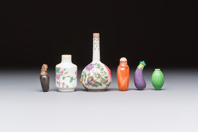 A group of four Chinese porcelain and agate snuff bottles, a miniature vase and a carved seed, Yongzheng and Qianlong marks, 19/20th C.