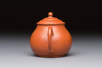 A Chinese Yixing stoneware teapot and cover, signed Hui Mengchen 惠孟臣, 20th C.