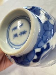 11 Chinese blue and white cups and 10 saucers, Kangxi and jade marks, 18/19th C.