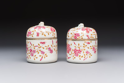 A Chinese famille rose wine pot and a pair of covered wine warming bowls with cups, Qianlong and Wang Fulong Zhi 汪福隆制 marks, 19/20th C.
